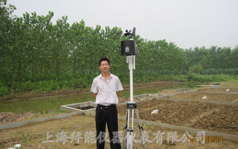 宜兴周铁镇示范田气象仪器安装完毕